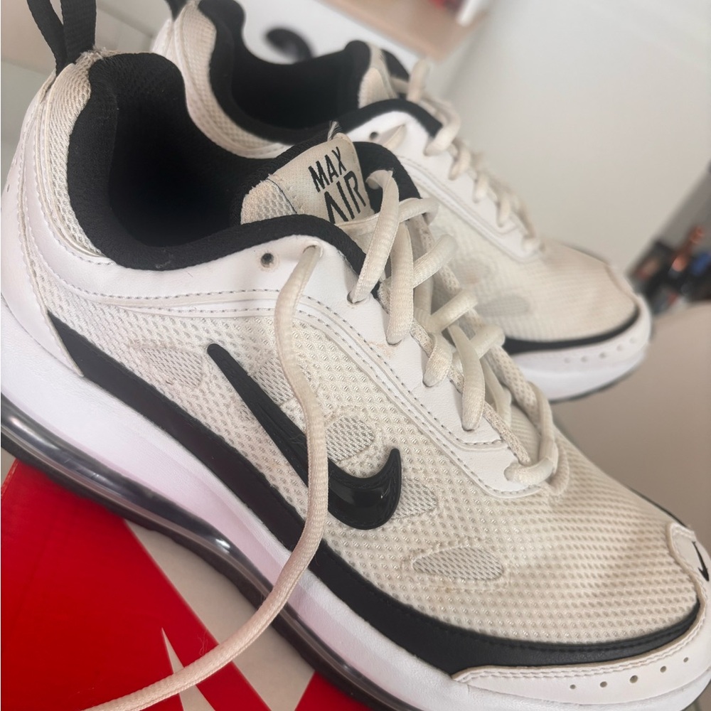 Nike Air Max White and Black Sneakers